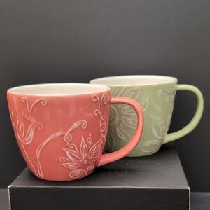 2006 Starbucks Coffee 12fl oz Embossed Floral, Coral/Green Coffee Mugs.